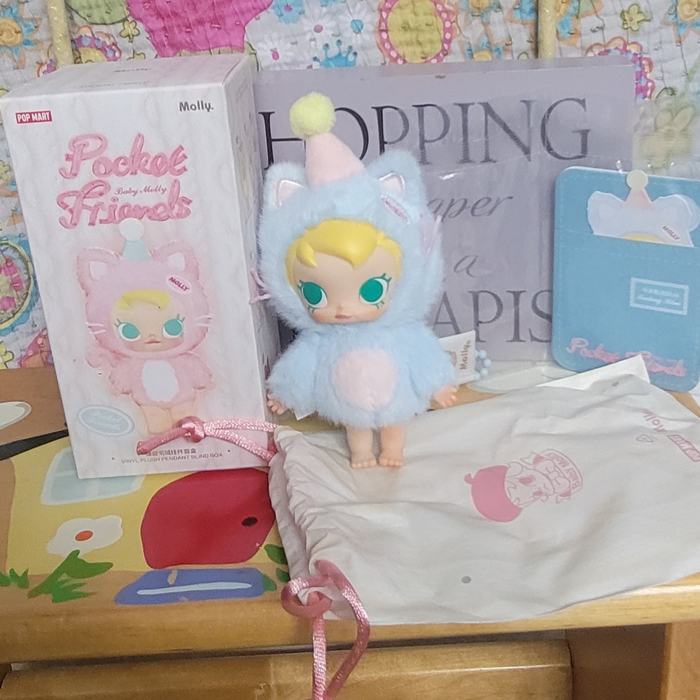 Pop Mart Pocket Friends Molly FINDING BLUE